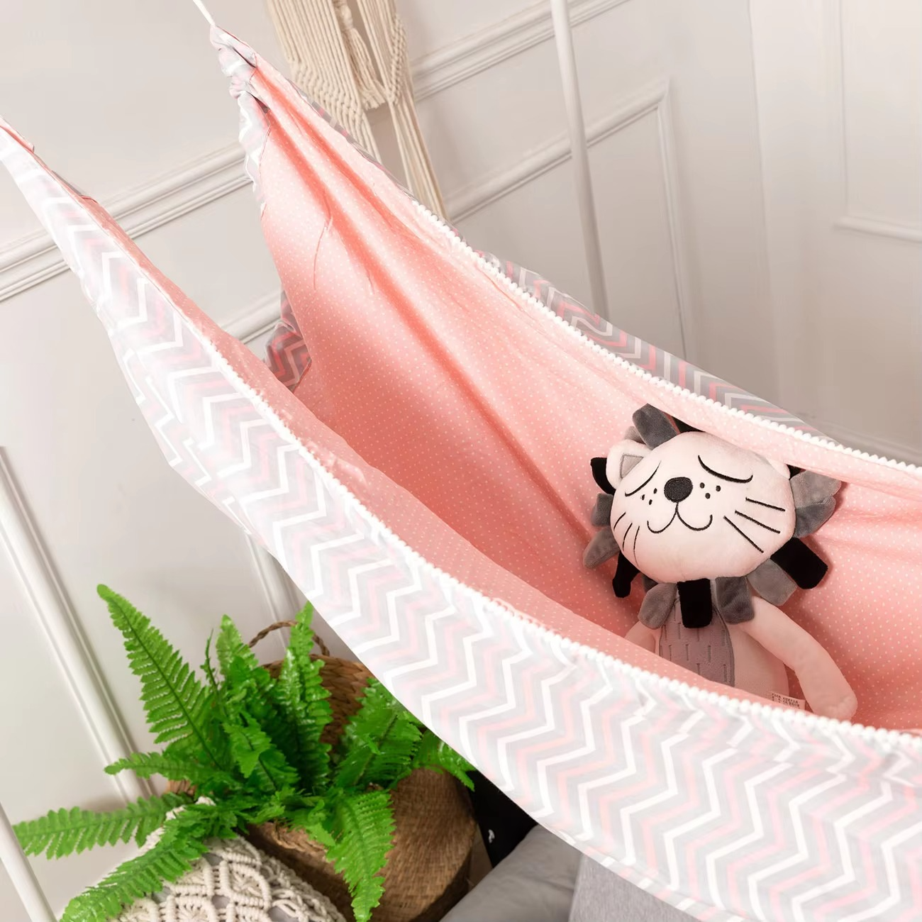 Comfy Hanging Chair for Kids Indoor Outdoor Use