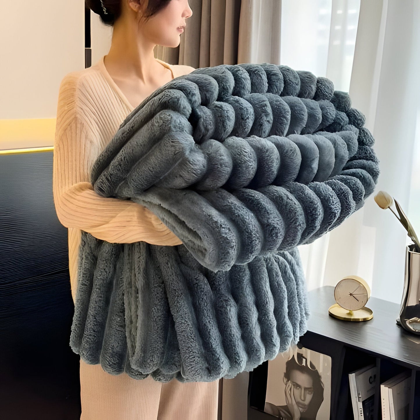 Cozy Faux Fur Soft Throw Blanket
