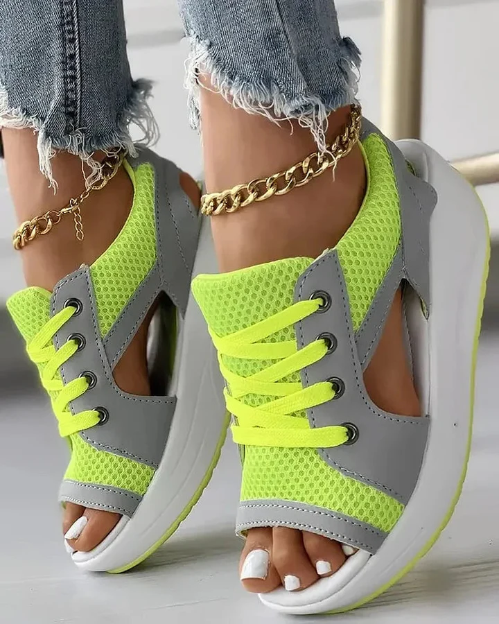 Colorblock Perforated Buckle Muffin Sandals - Hehif