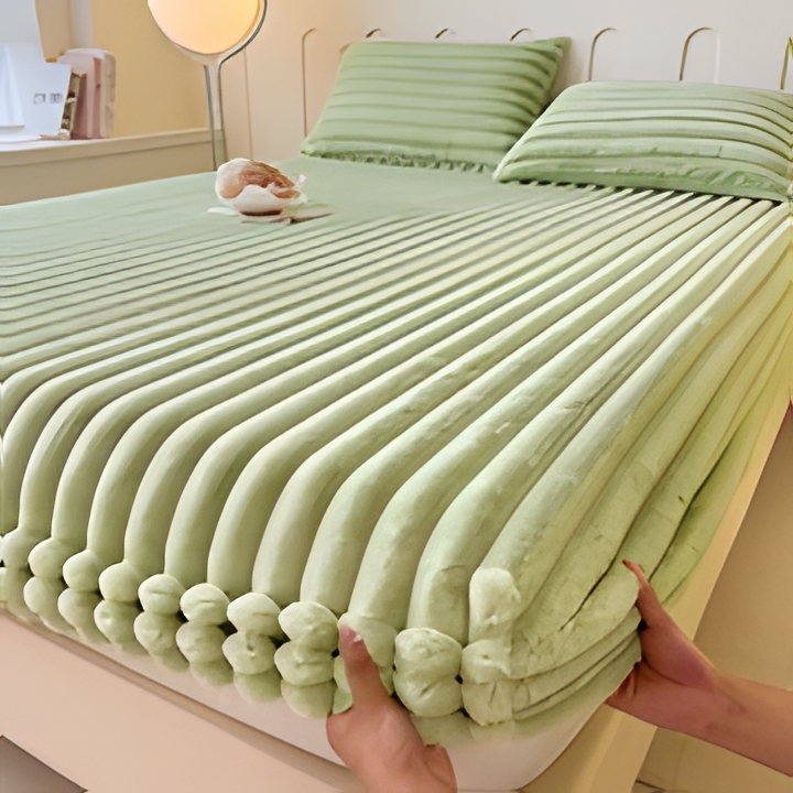Plush Comfortable Fitted Bed Sheet