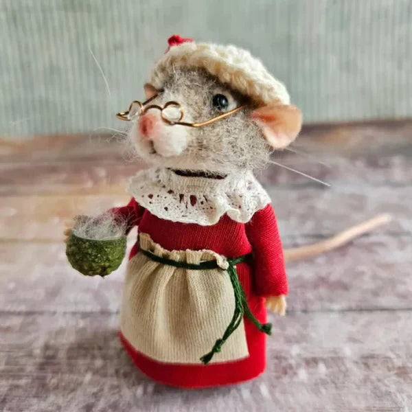 Fun DIY Felted Mouse Craft Kit
