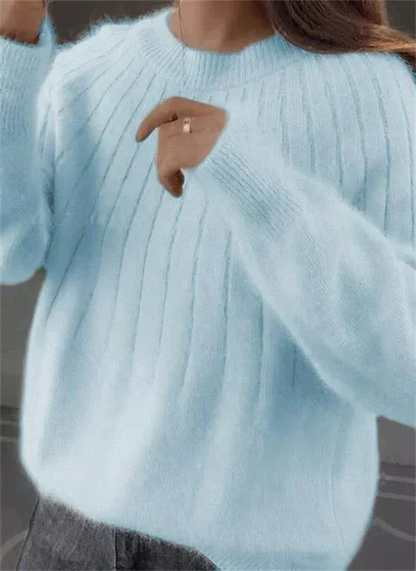 Cozy Women's Cashmere Crew Neck Sweater