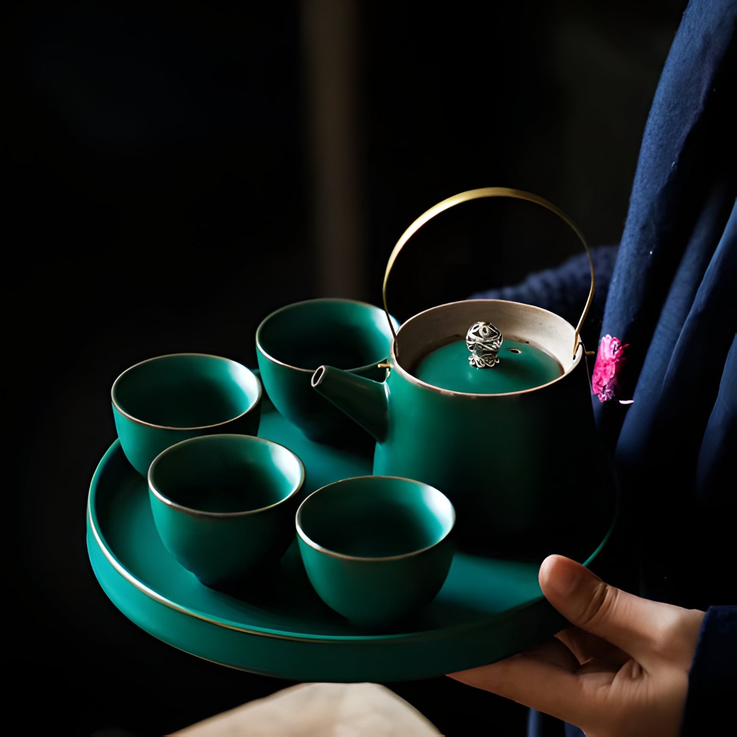 Delicate Chinese Tea Set with Teapot and Cups