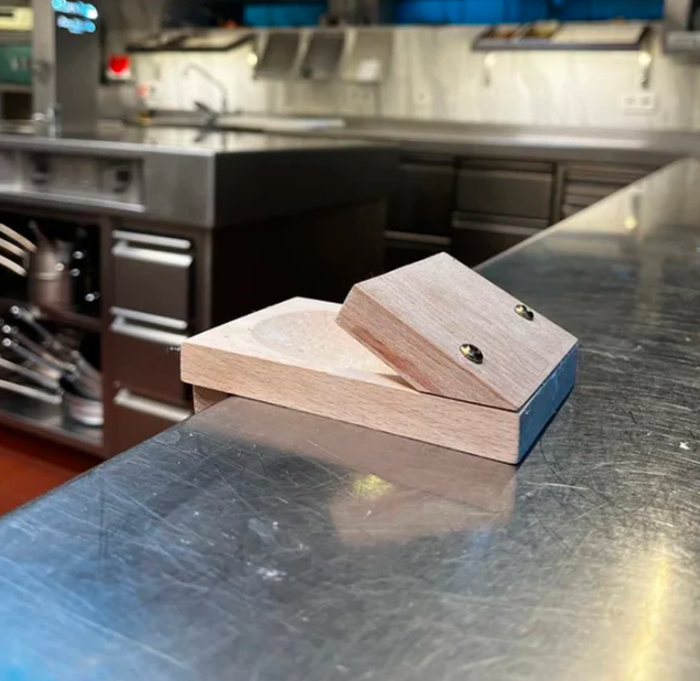 Easy Shellfish Opening Tool