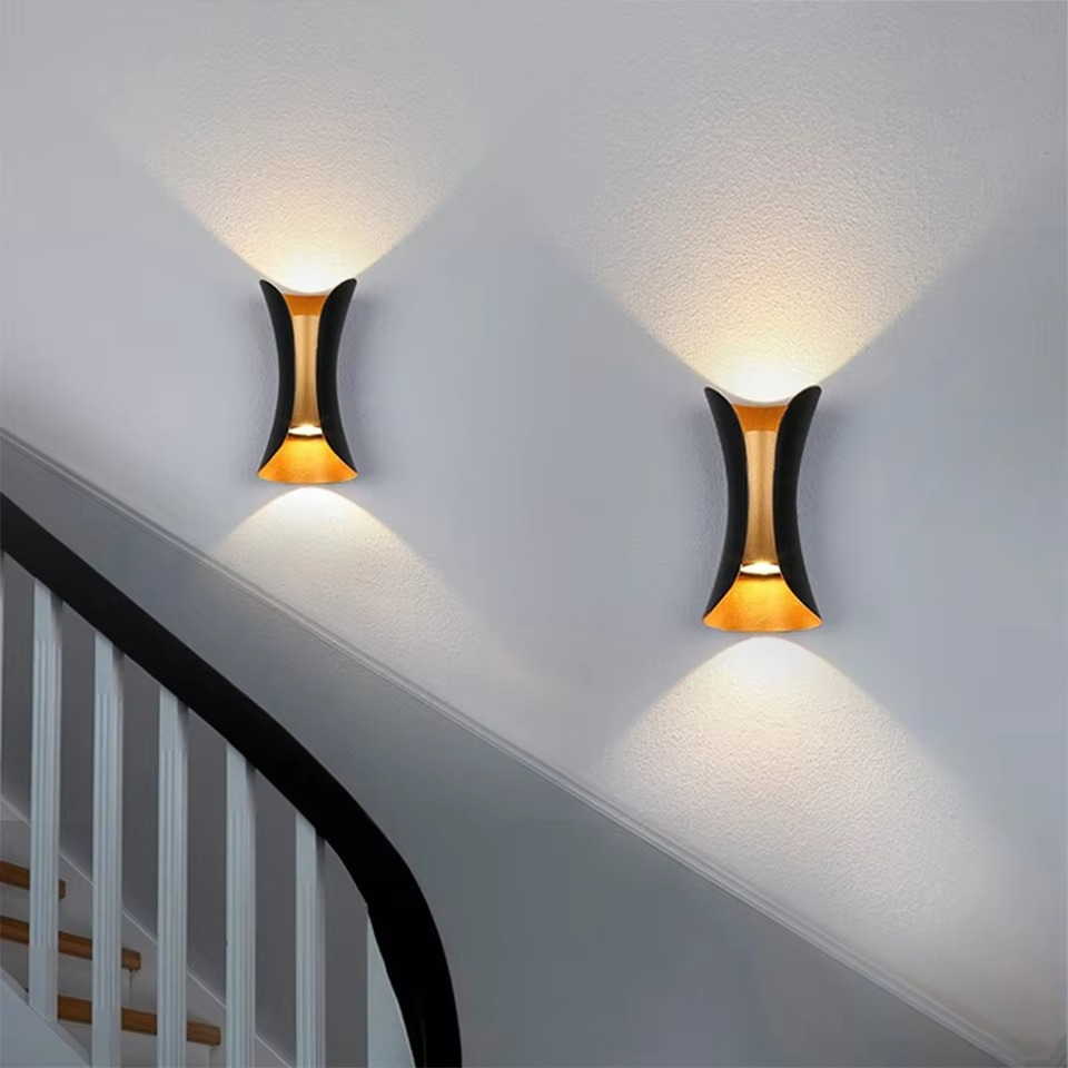Stylish Outdoor LED Wall Light – Waterproof and Compact