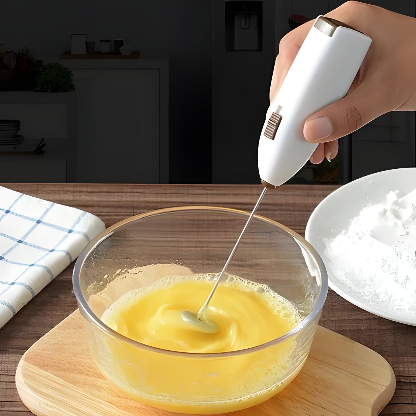 Electric Compact Milk Frother for Easy Foam Creation
