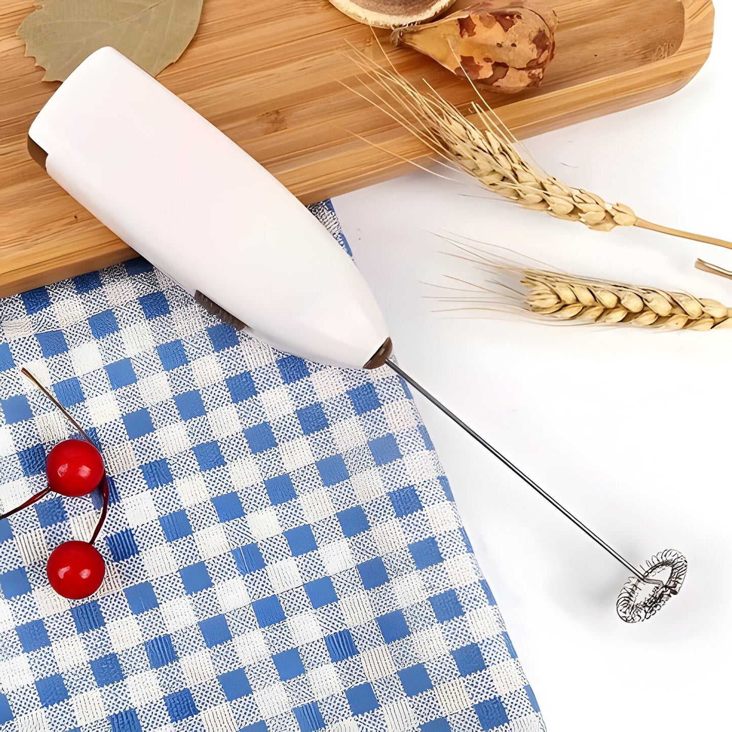 Electric Compact Milk Frother for Easy Foam Creation
