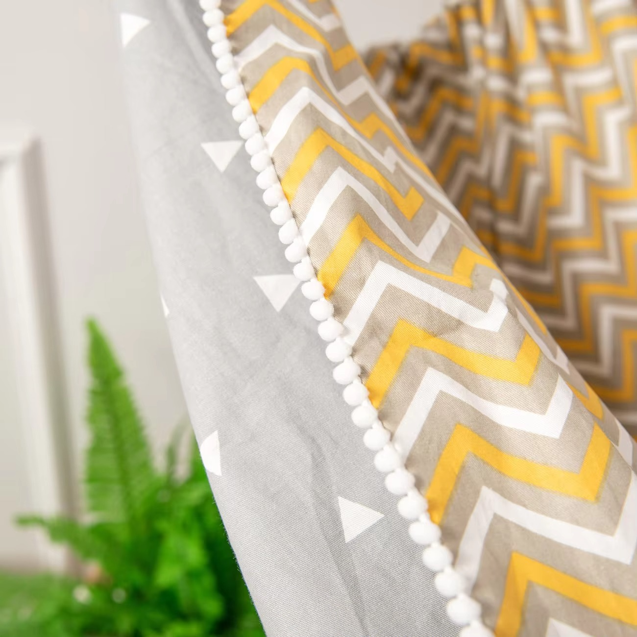 Comfy Hanging Chair for Kids Indoor Outdoor Use