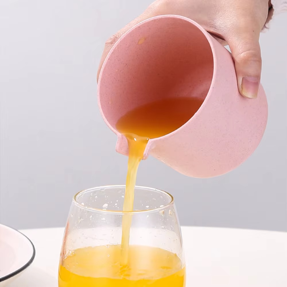 Compact Handheld Orange Squeezer - Easy Fresh Juice Anywhere