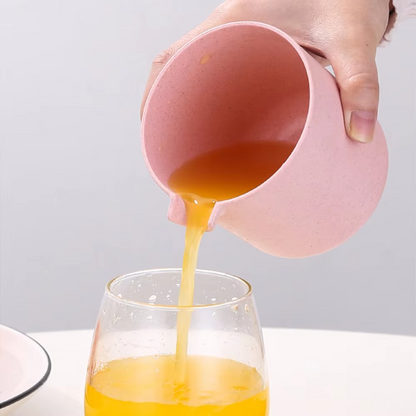 Compact Handheld Orange Squeezer - Easy Fresh Juice Anywhere
