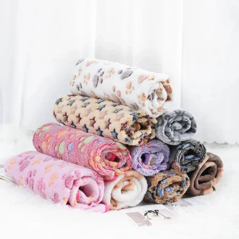 Soft Fleece Pet Throw with Cute Paw Pattern - Hehif
