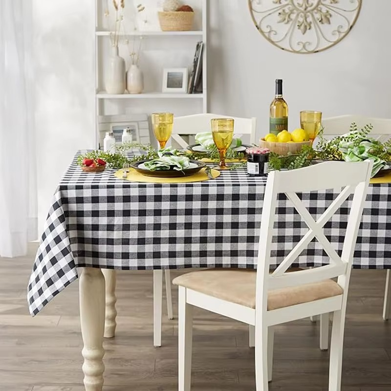 Vintage Plaid Table Cover for Dining and Parties
