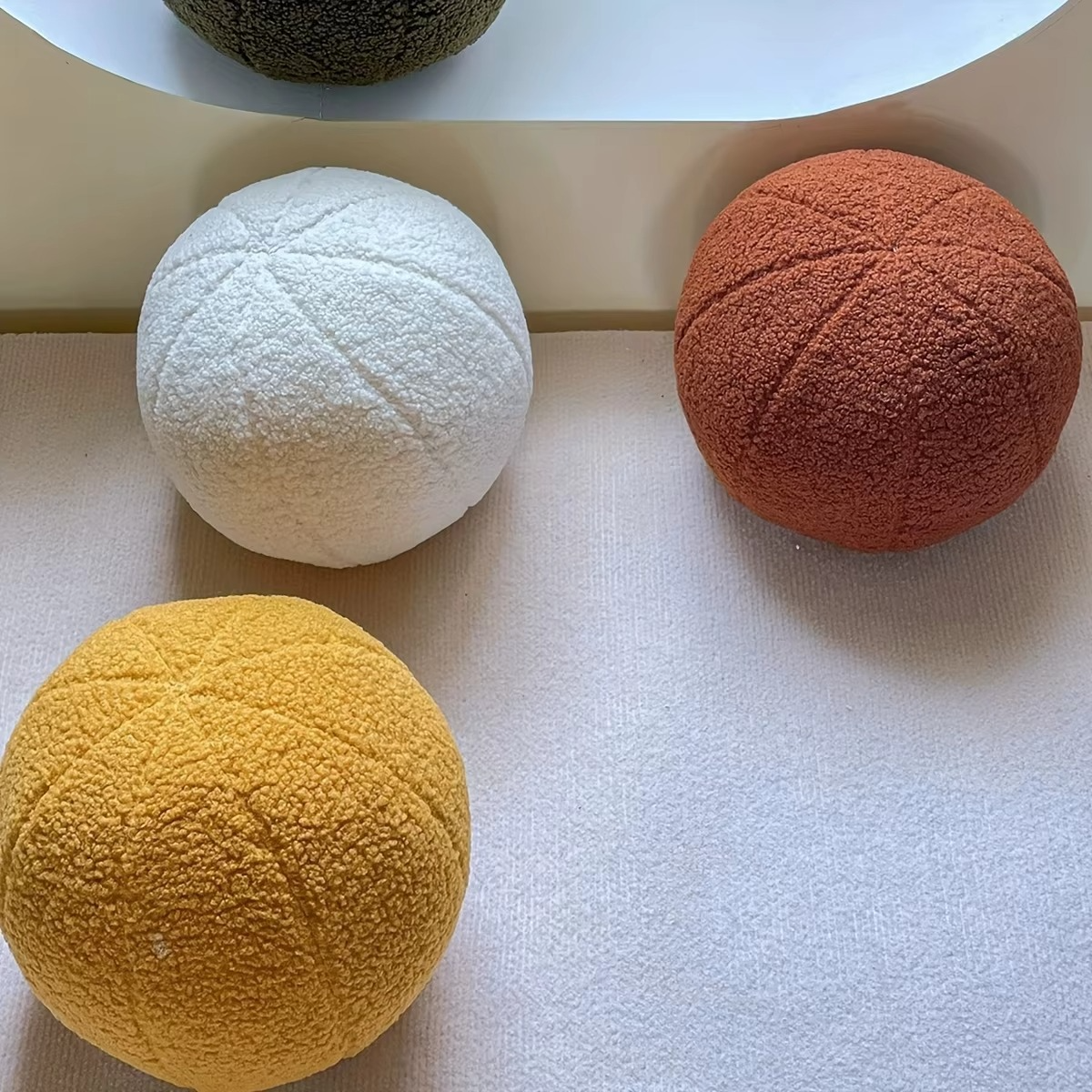 Plush Round Accent Pillow Soft Cotton Zipper Closure