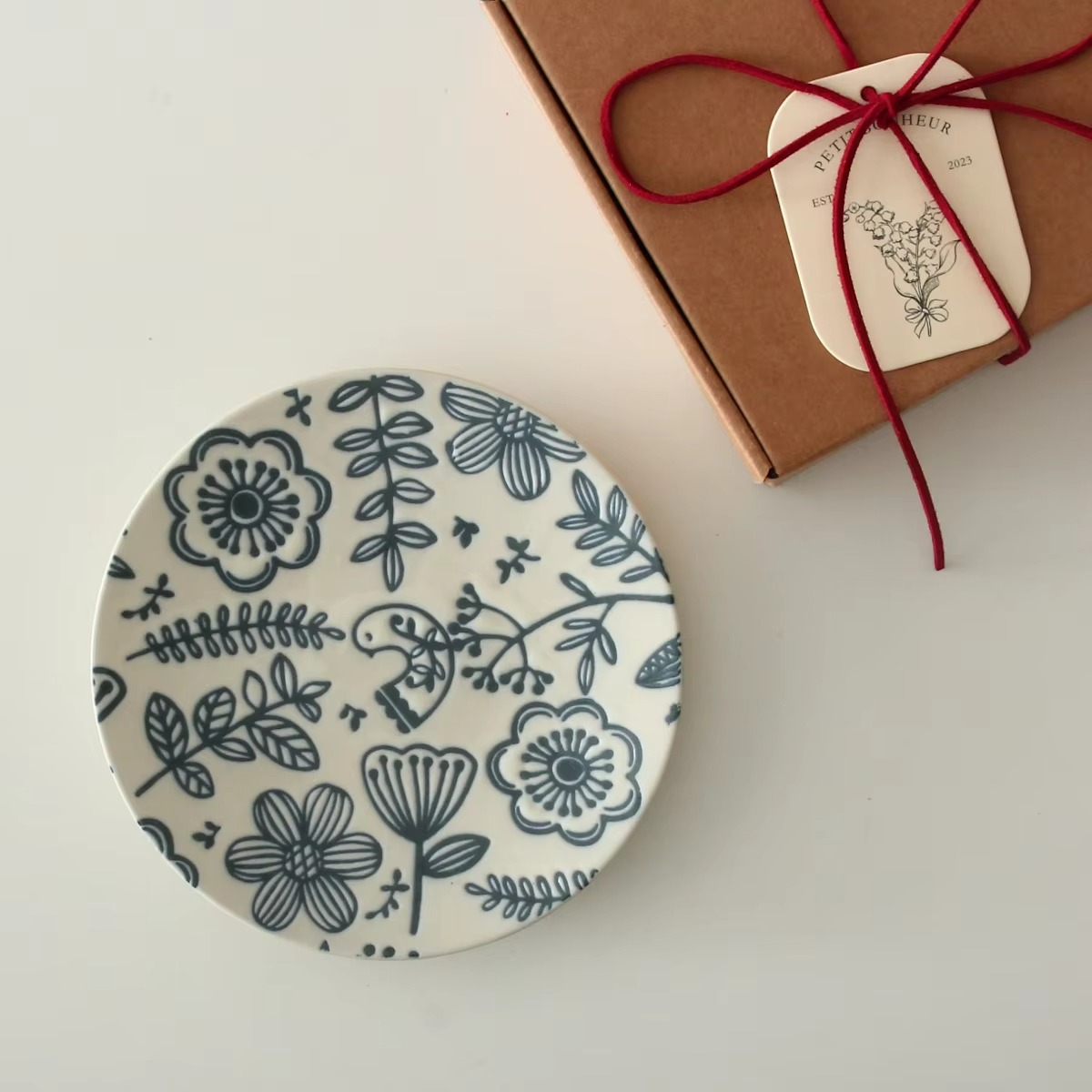 Vibrant Floral Pattern Porcelain Dinner Plate 6.7 Inch