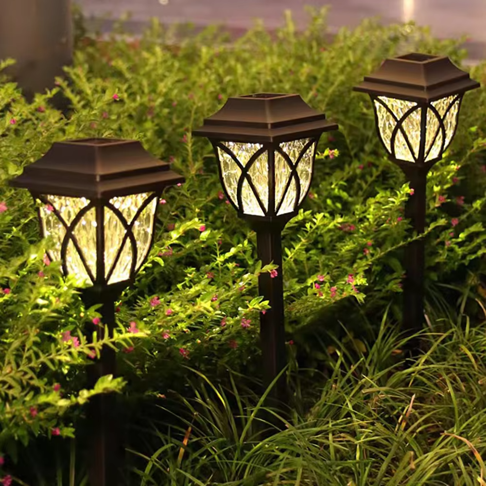 Outdoor Solar LED Yard Lights 2-Pack