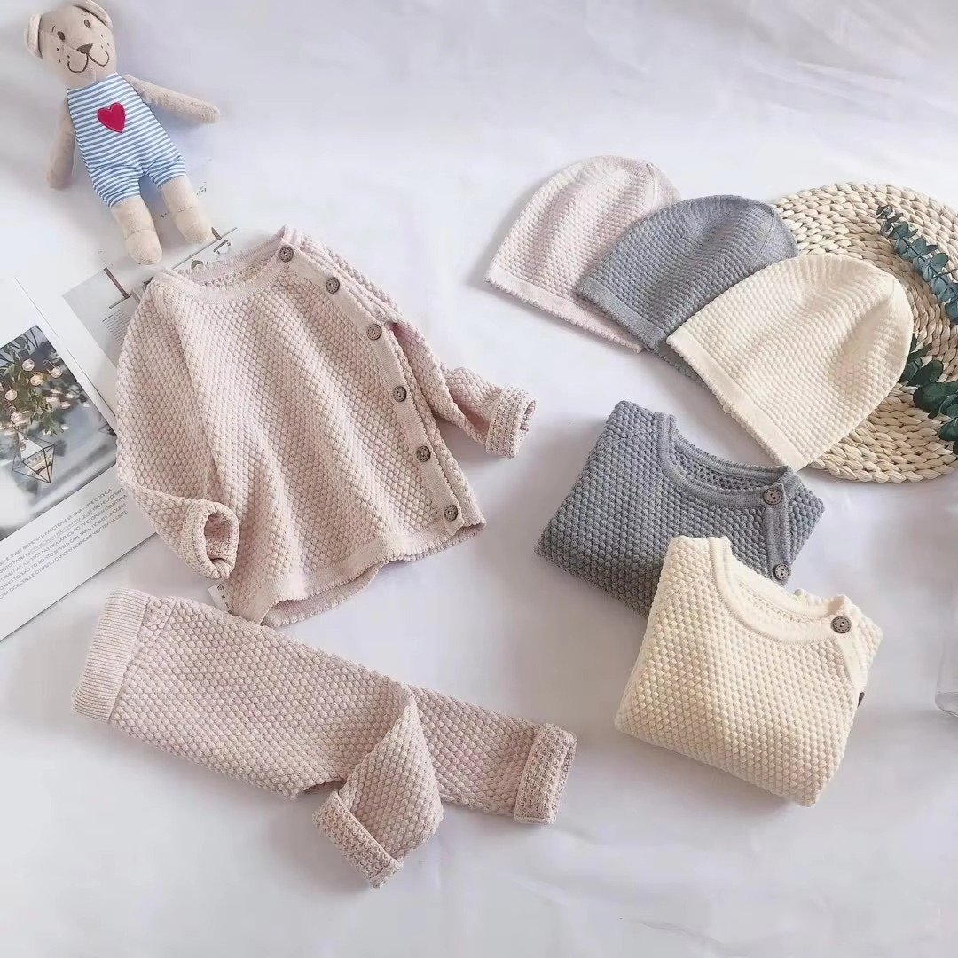 Soft Knit Baby Clothes Set for Autumn and Winter