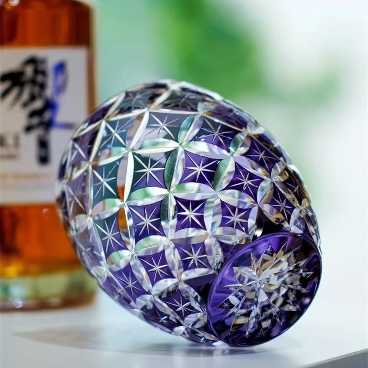 Luxury Cut Crystal Whiskey Glass with Unique Design