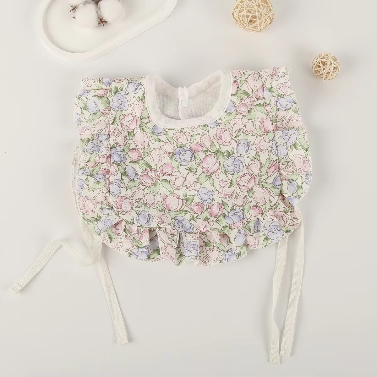 Cute Breathable 4 Layer Gauze Baby Bib with Ruffles
