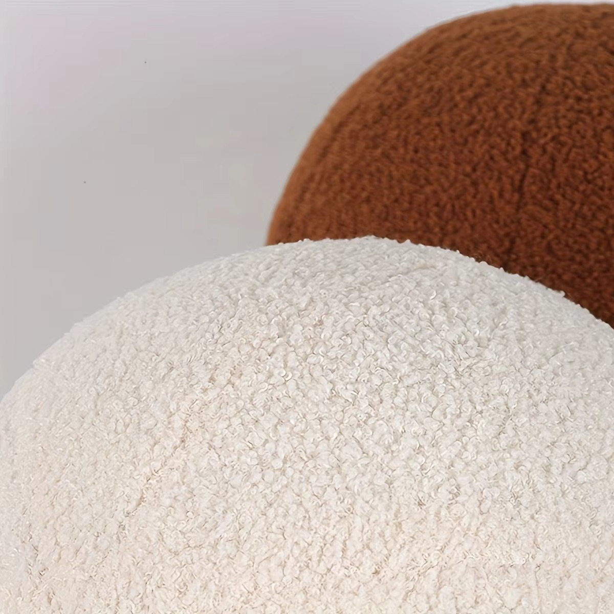 Plush Round Accent Pillow Soft Cotton Zipper Closure