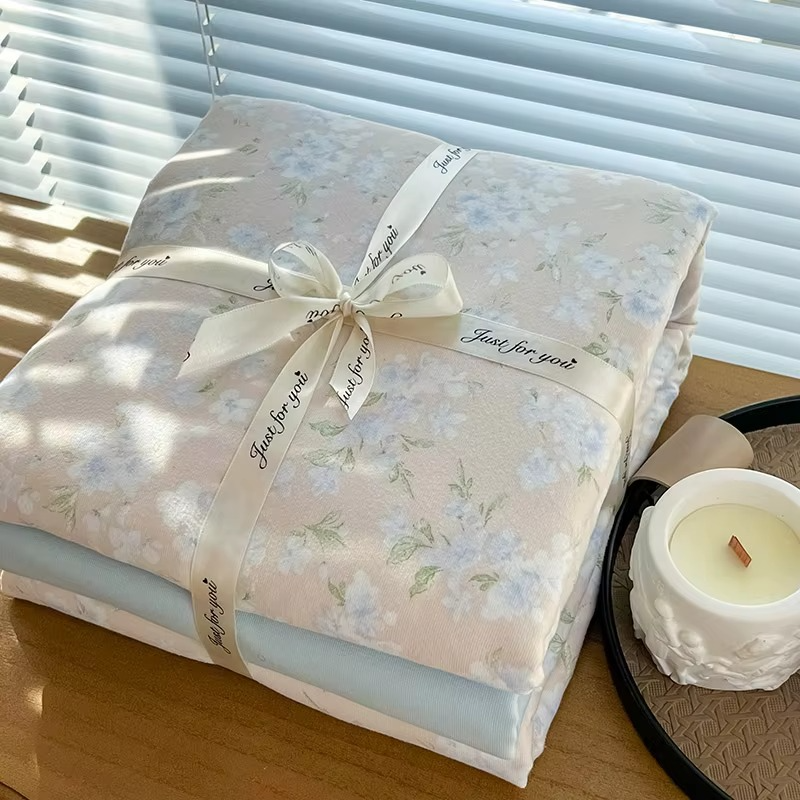 Pretty Patterned Cotton Bed Set with Duvet Cover