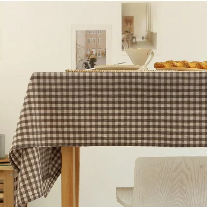 Vintage Plaid Table Cover for Dining and Parties