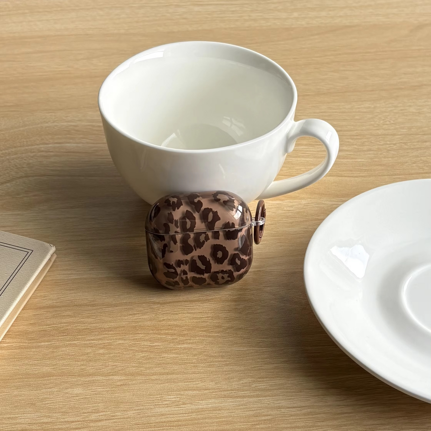 Fall Vintage Leopard Clear Brown AirPods Case Cover