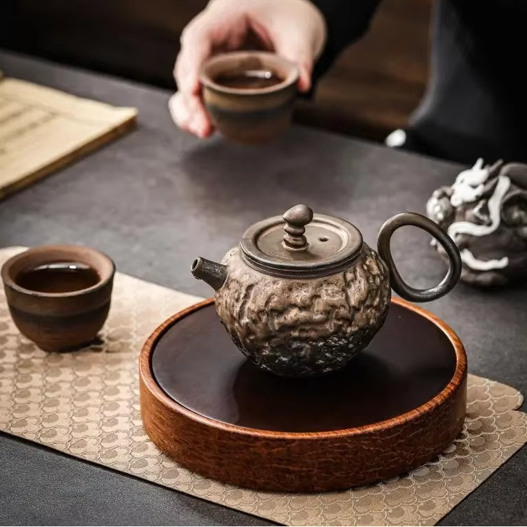 Classic Porcelain Tea Pot with Strainer for Herbal Tea