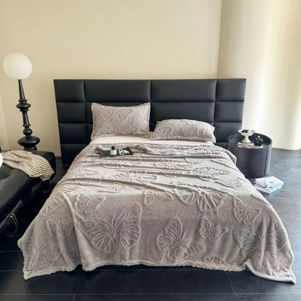 Cooling Blanket with Soft 3D Pattern and Breathable Design