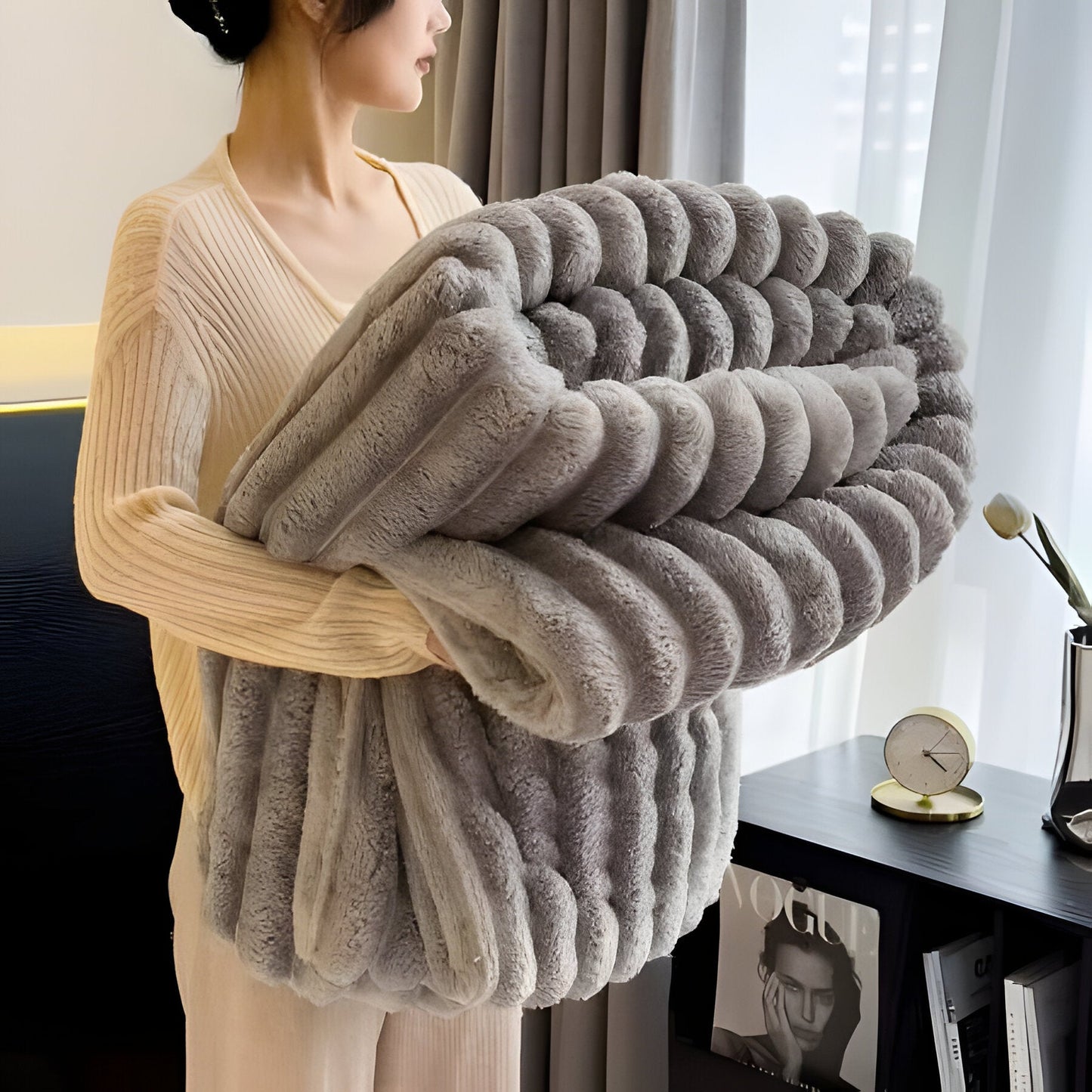 Cozy Faux Fur Soft Throw Blanket