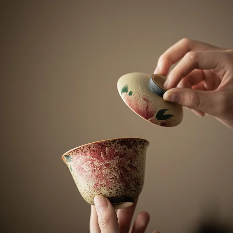 White Ceramic Chinese Tea Cup With Infuser Lid