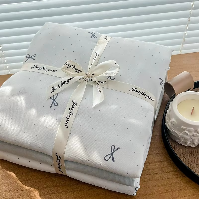 Pretty Patterned Cotton Bed Set with Duvet Cover
