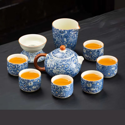 Delicate Chinese Tea Set with Teapot and Cups