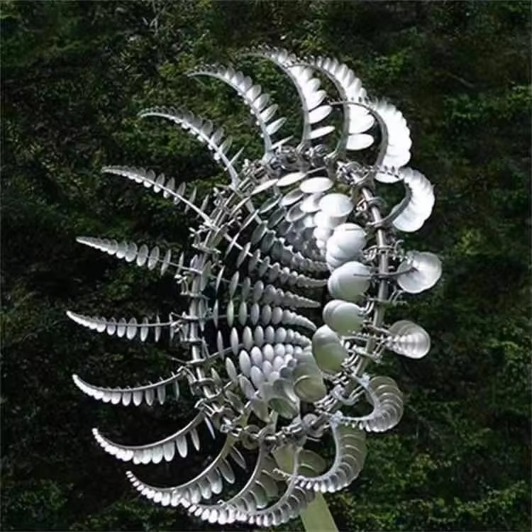 Outdoor Solar Powered Garden Wind Decor Sculpture