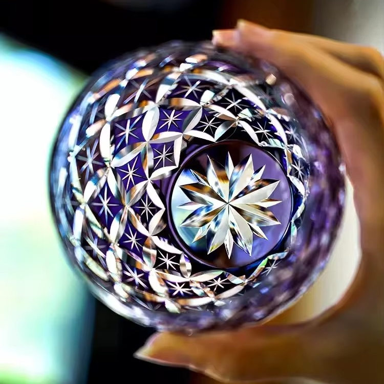 Luxury Cut Crystal Whiskey Glass with Unique Design
