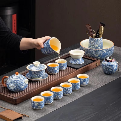 Delicate Chinese Tea Set with Teapot and Cups