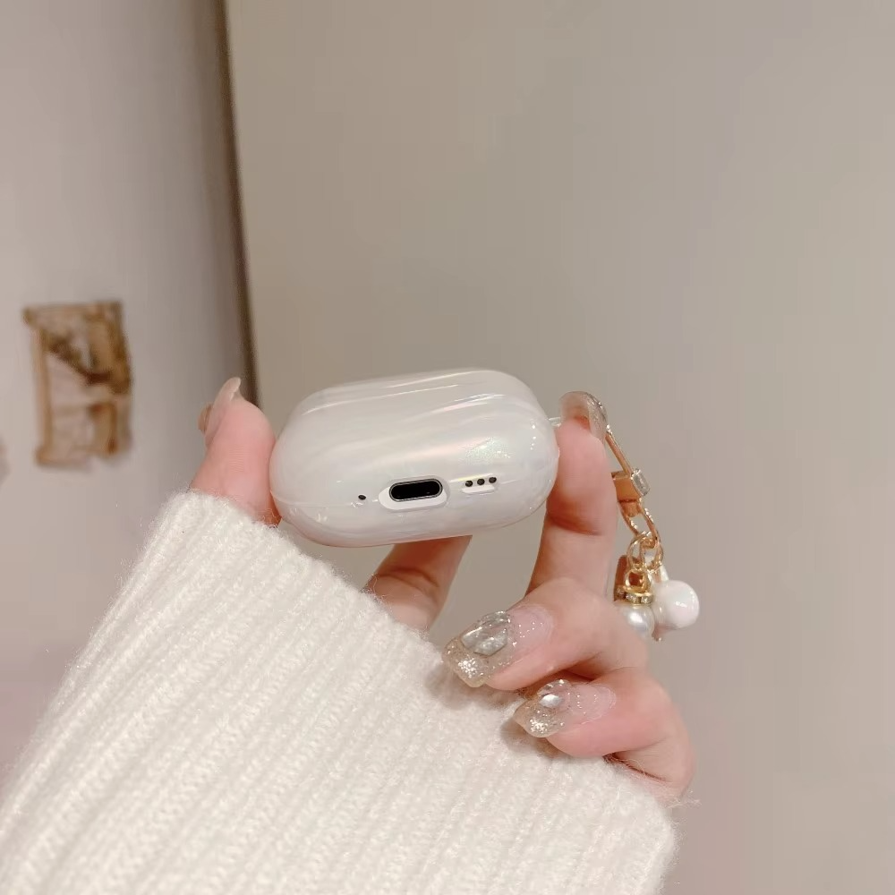 Luxurious Pearl AirPods Pro Cover with Keychain