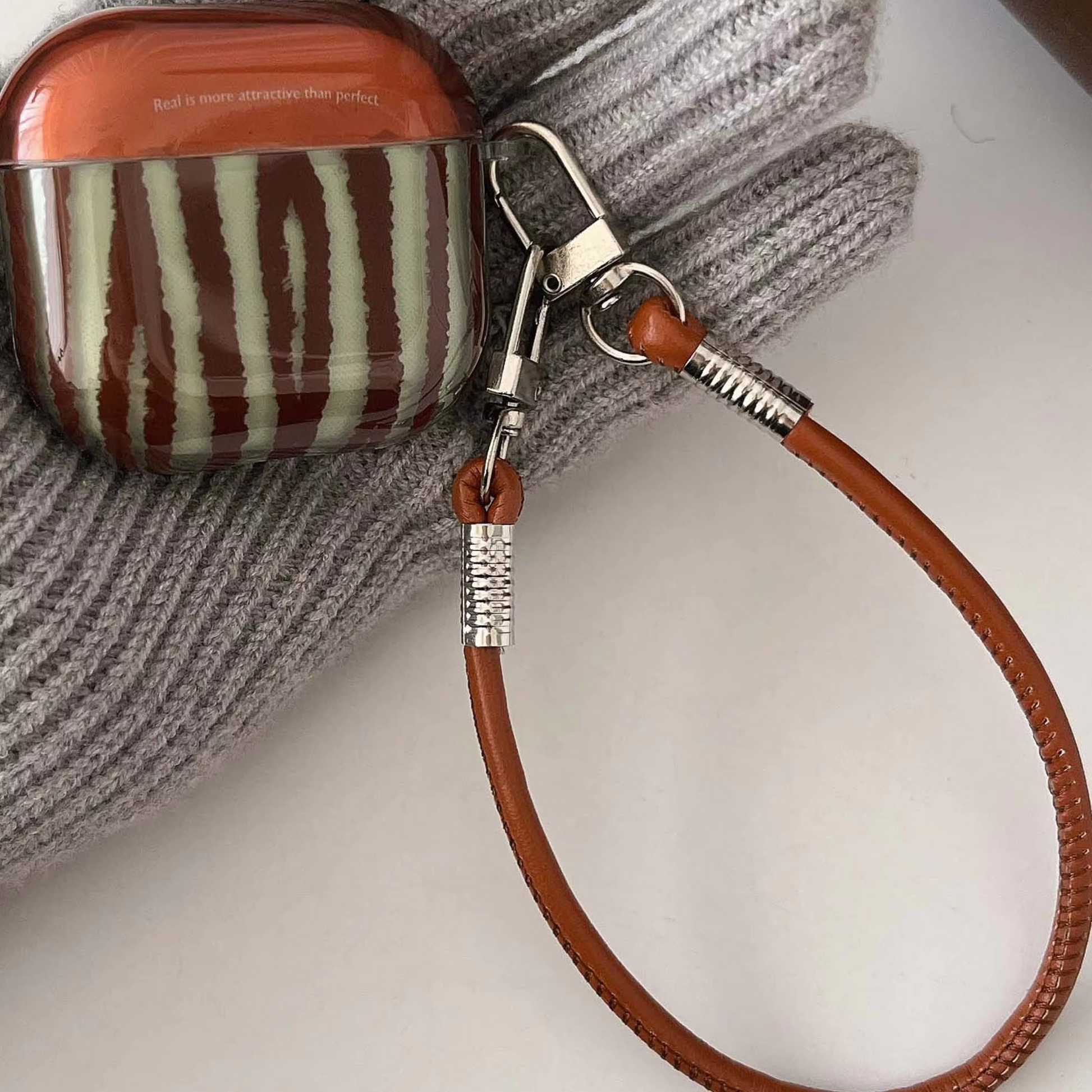Vintage Leather Phone Earbuds Storage Box with Wireless Charger - Hehif