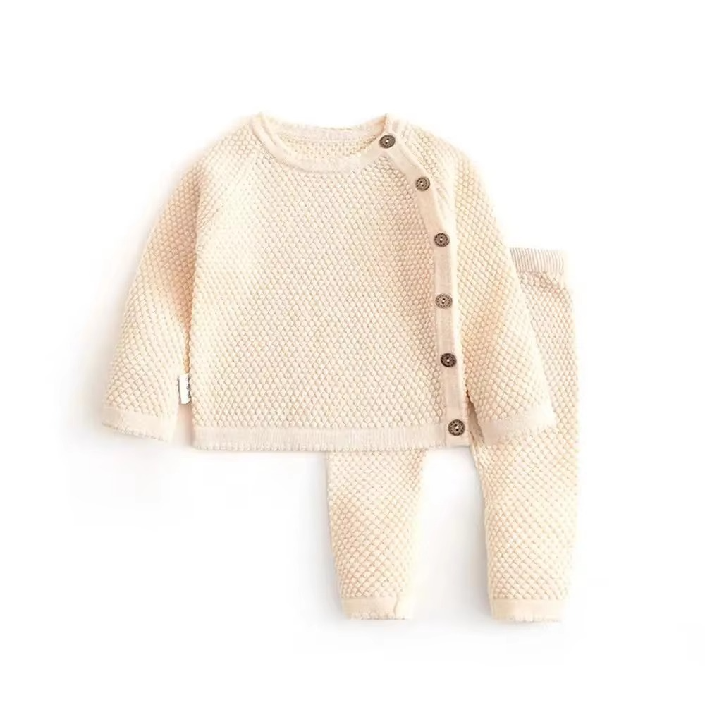 Soft Knit Baby Clothes Set for Autumn and Winter