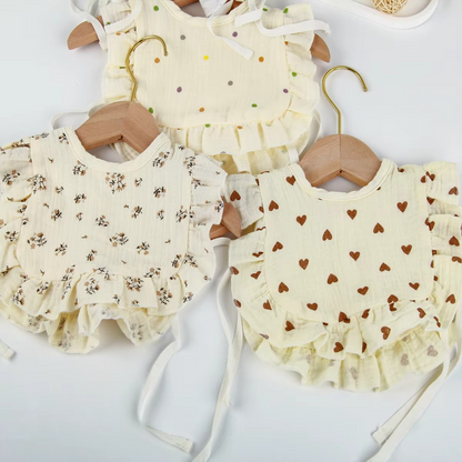 Cute Breathable 4 Layer Gauze Baby Bib with Ruffles