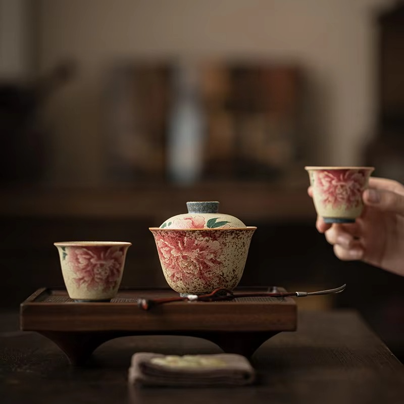 White Ceramic Chinese Tea Cup With Infuser Lid