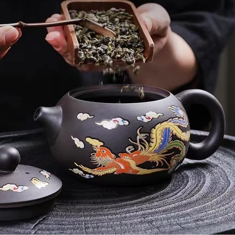 Traditional Chinese Purple Clay Tea Pot with Built-In Strainer