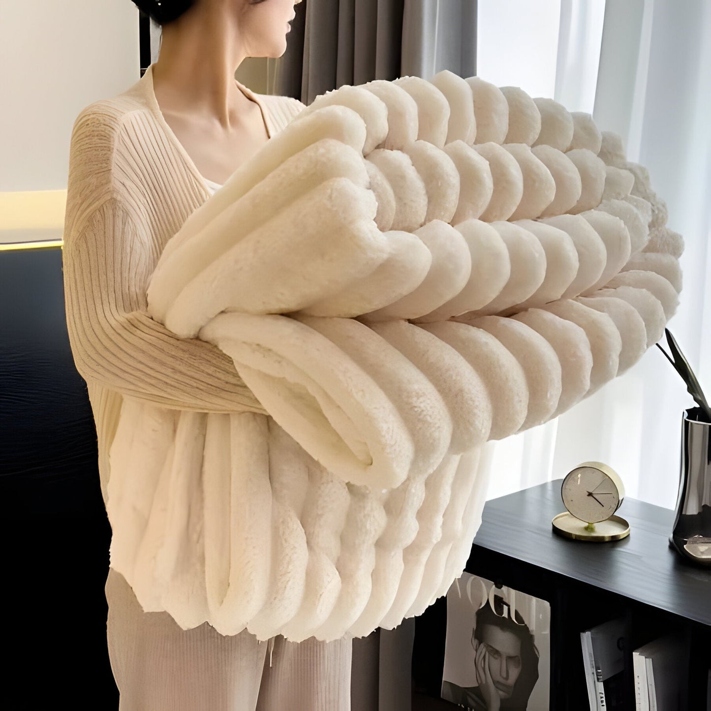 Cozy Faux Fur Soft Throw Blanket