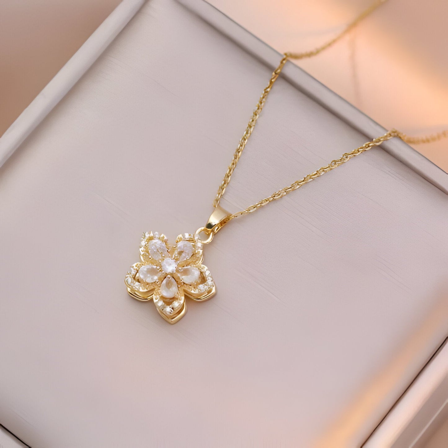 Sparkling Floral Pendant Necklace – Durable Fashion Jewelry