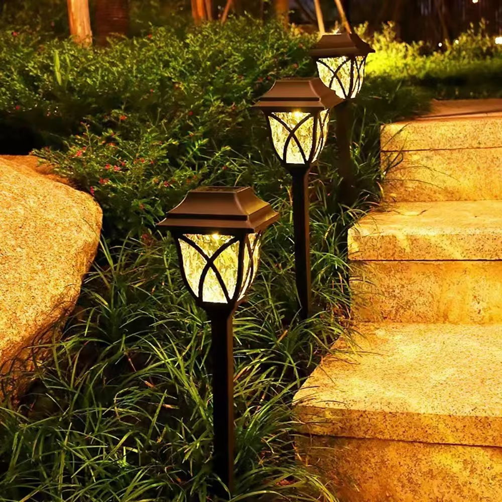 Outdoor Solar LED Yard Lights 2-Pack