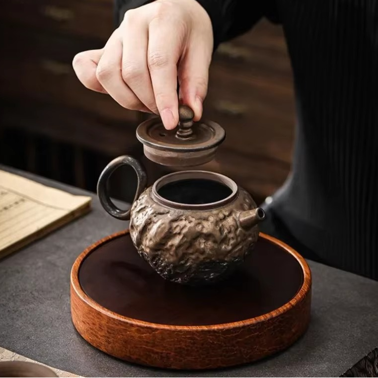Classic Porcelain Tea Pot with Strainer for Herbal Tea