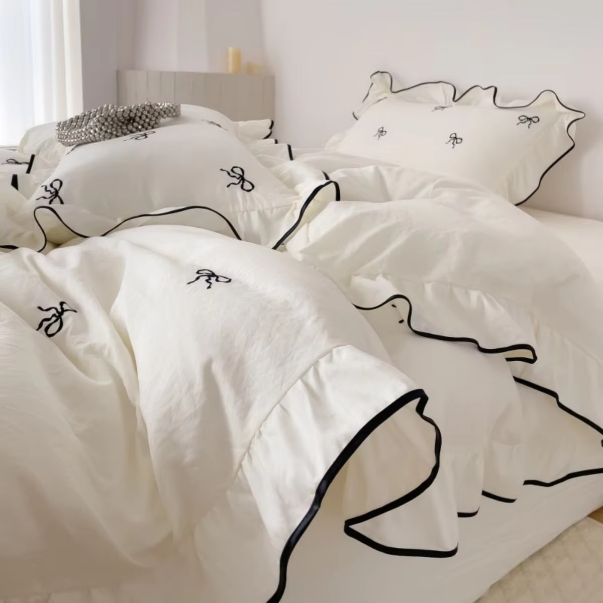 Beautiful Ruffled 3PC Bedding Set with Bow Embroidery