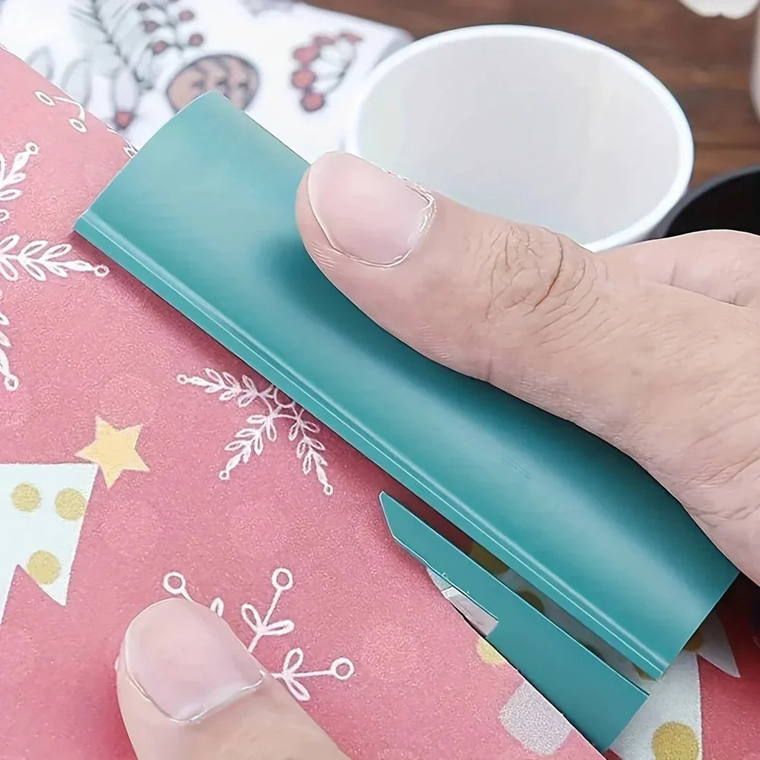 Compact Safety Paper Trimmer for Secure Wrapping