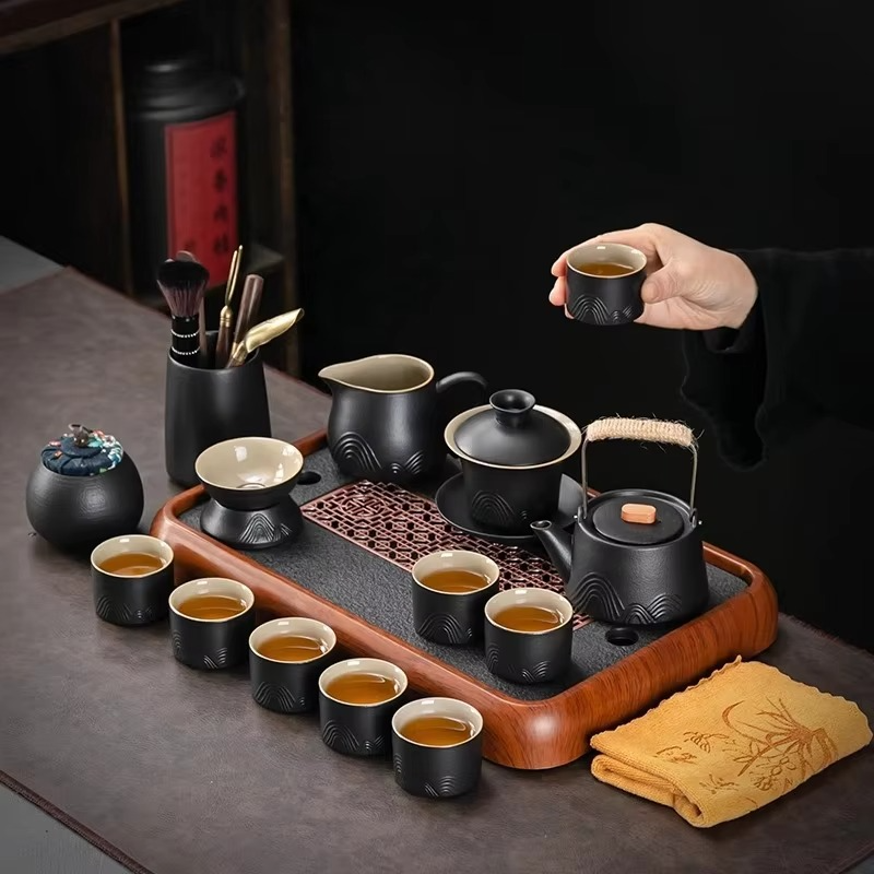 Traditional Chinese Tea Set with Safe Handle Teapot and Cups