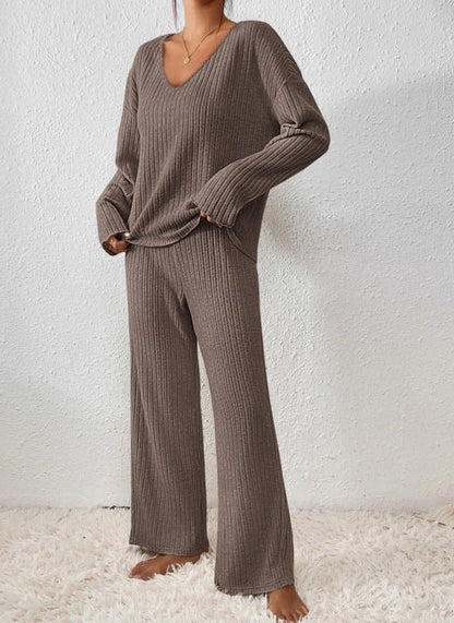 Comfortable 2 Piece Living Room Suit