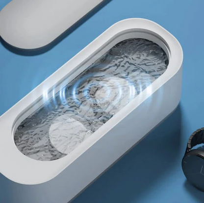 Compact Sonic Cleaning Device